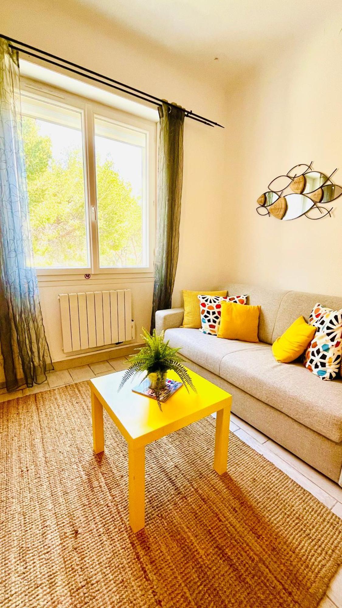 Au Son Des Cigales Apartment *